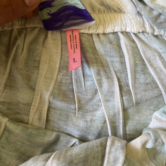 This Y2K-style bohemian dress features a "tattoo print" design with graphics - Picture 9 of 10